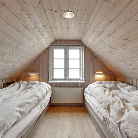 Pauliina - 10m To The Fjord By Interhome