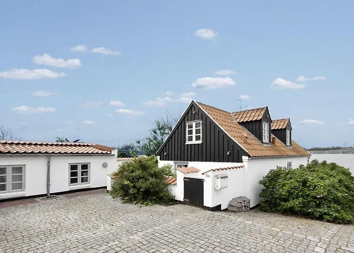 Pauliina - 10m To The Fjord By Interhome 度假居 *